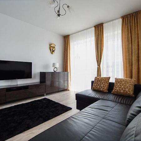 No. 10 - The Penthouse In City Center Oradea Exterior photo