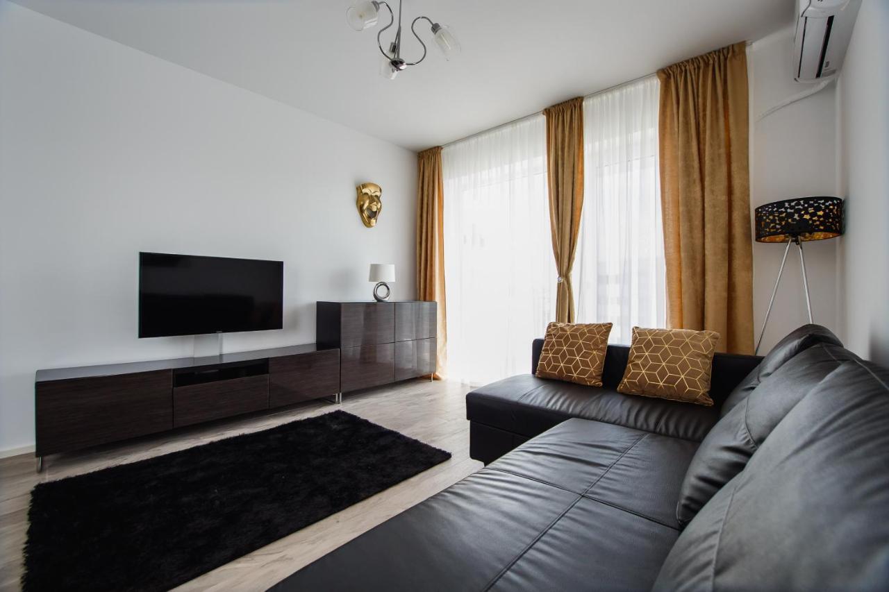 No. 10 - The Penthouse In City Center Oradea Exterior photo