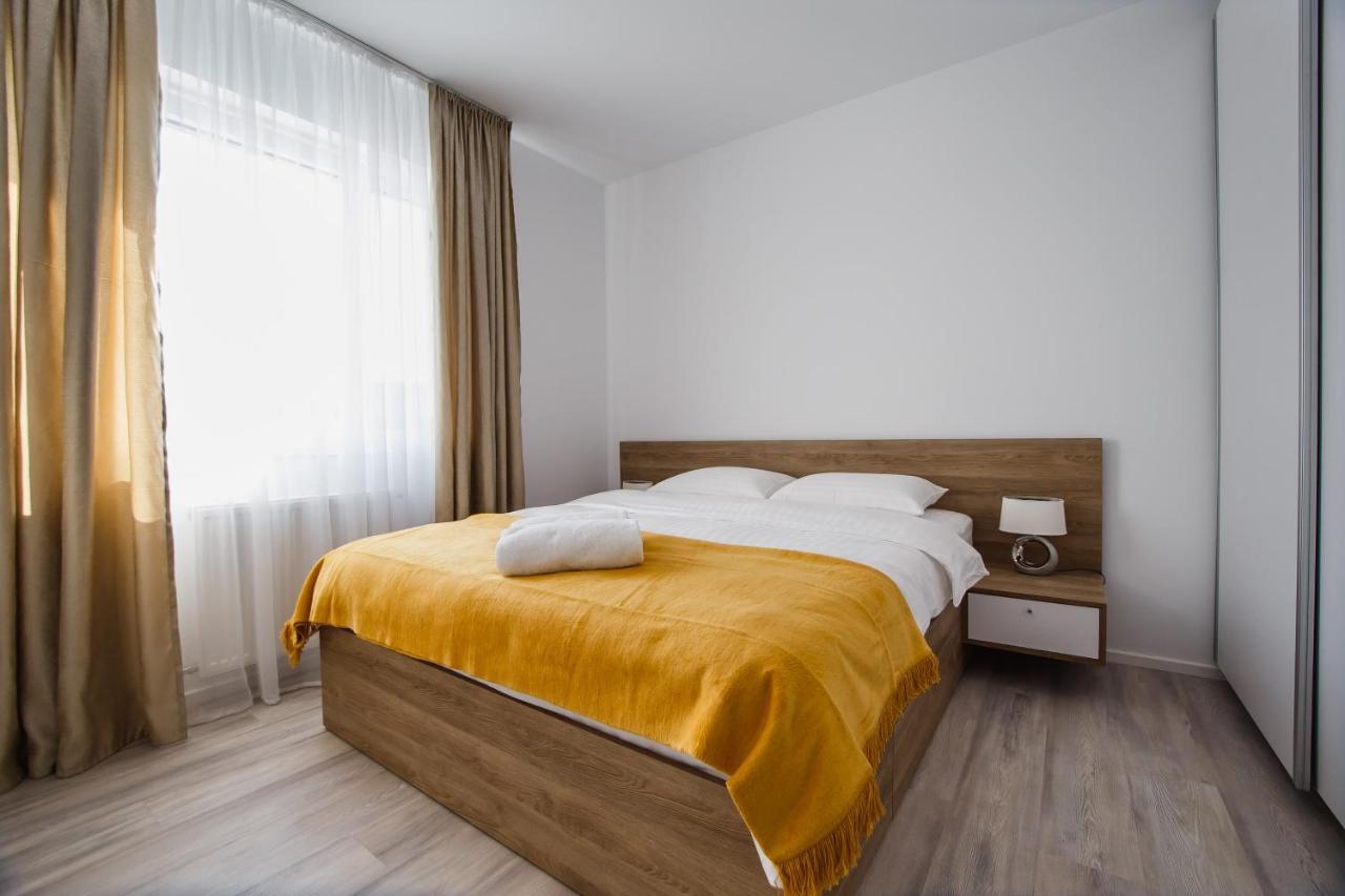 No. 10 - The Penthouse In City Center Oradea Exterior photo
