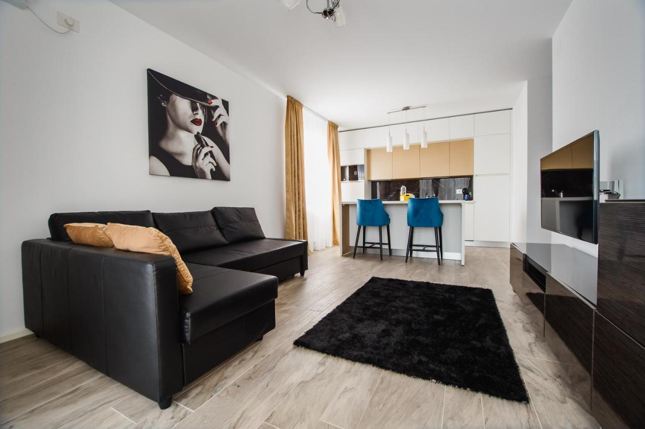 No. 10 - The Penthouse In City Center Oradea Exterior photo