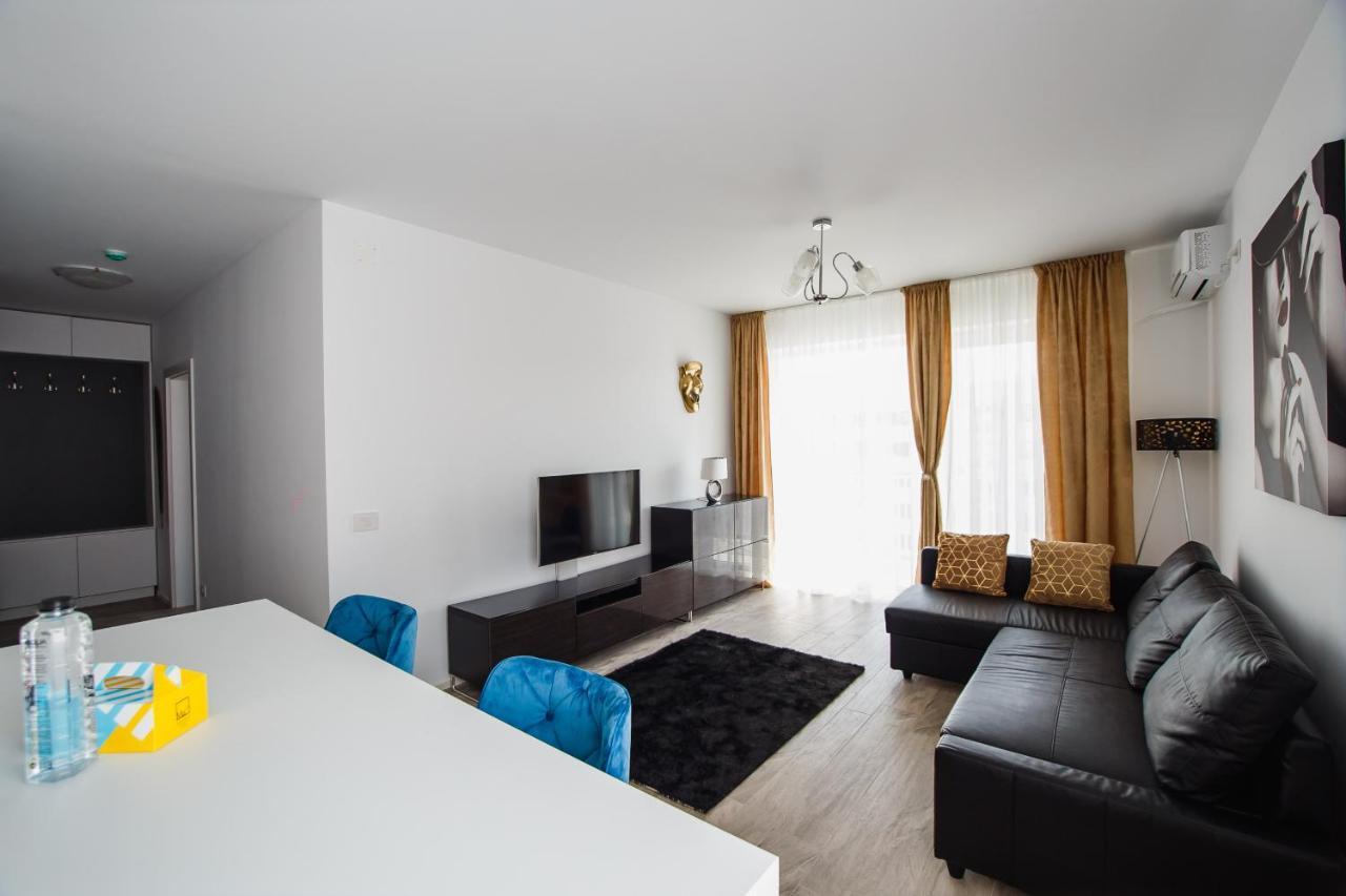 No. 10 - The Penthouse In City Center Oradea Exterior photo